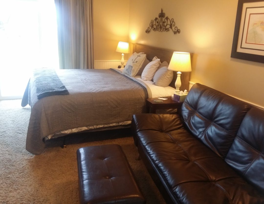 King size bed in King Lodge Room