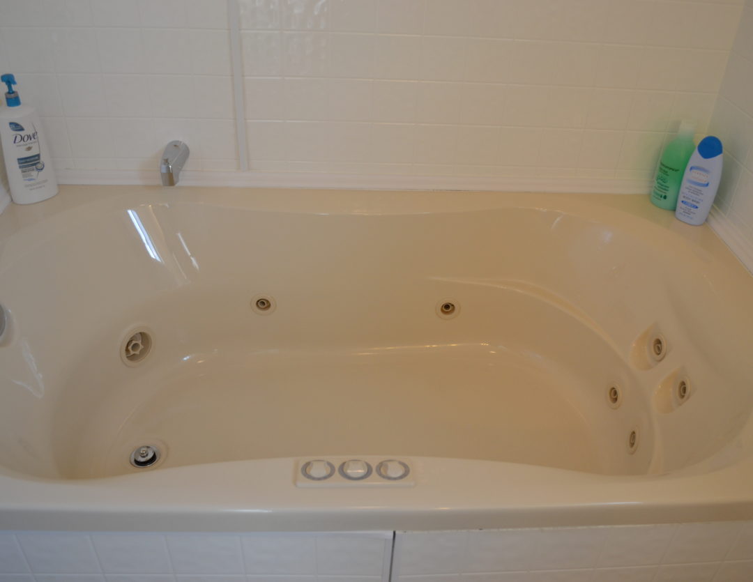 Two person whirlpool tub and shower